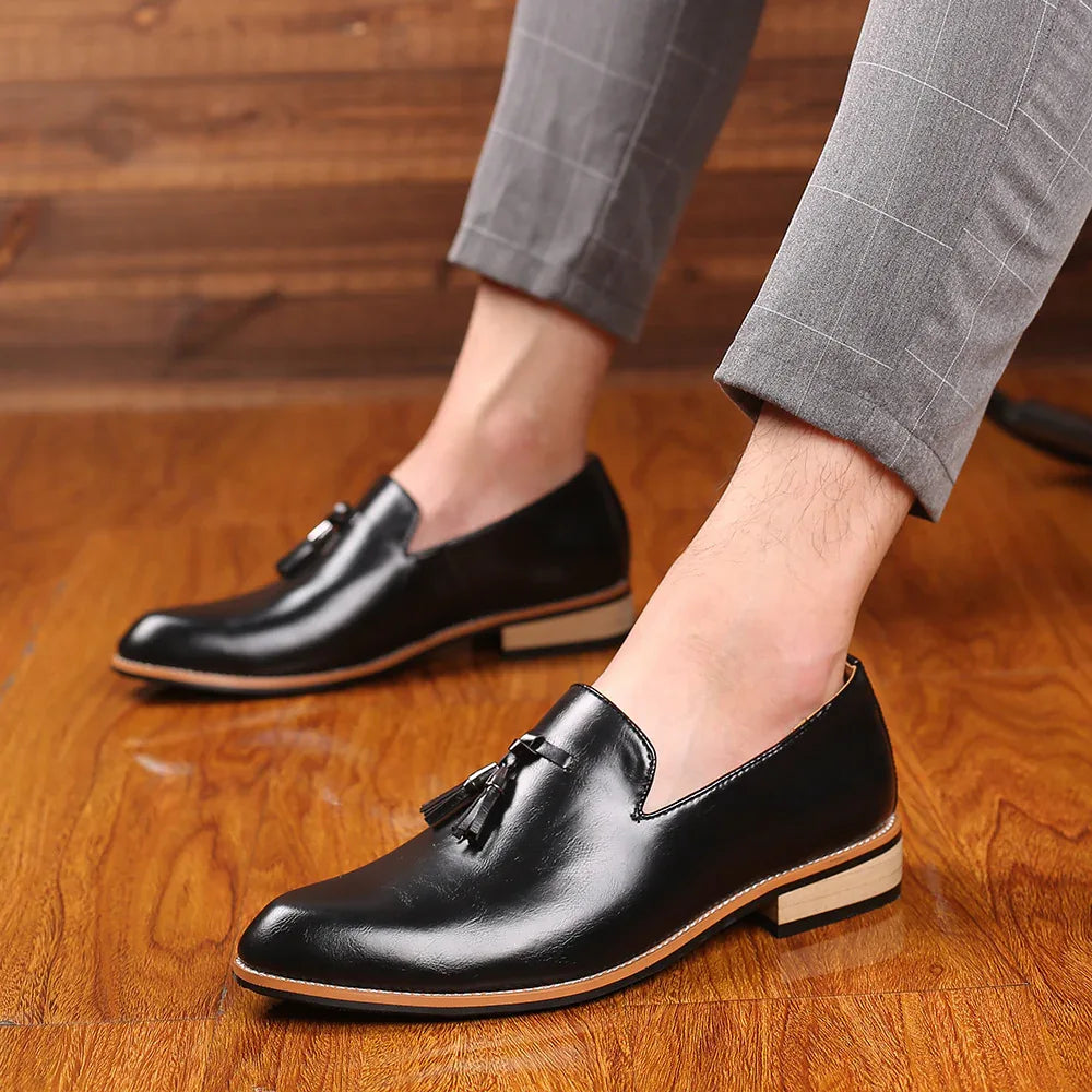 Herren Freizeit Modische Slipper Kunstleder Schuhe