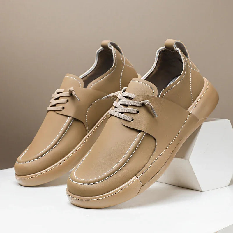 Chaussures en cuir décontractées de style britannique rétro pour hommes, toutes saisons