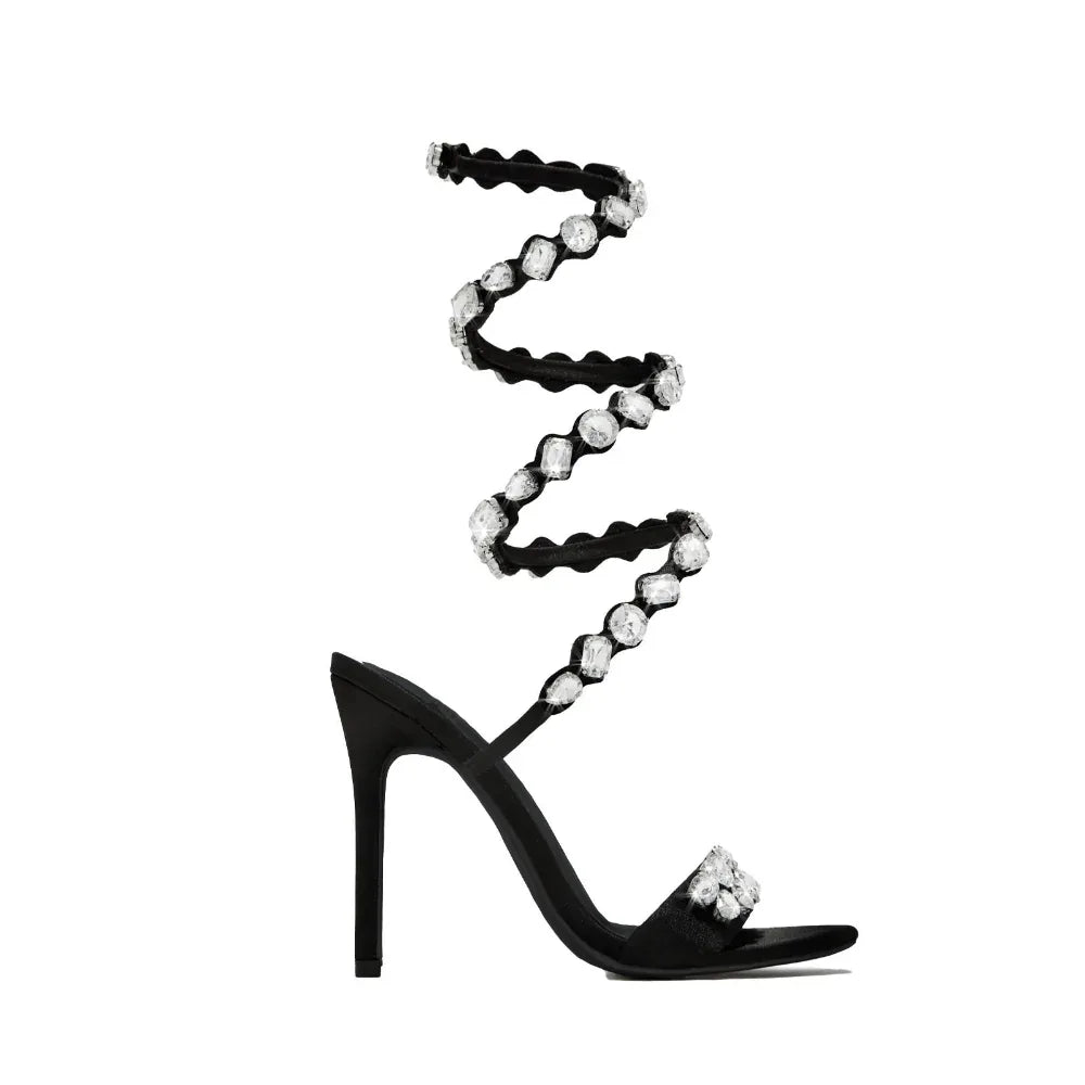 11cm Stilettoabsatz, kleiner runder Zeh, Satin-Oberfläche, Strass-High-Heel-Sandalen, Sommer-Nieten