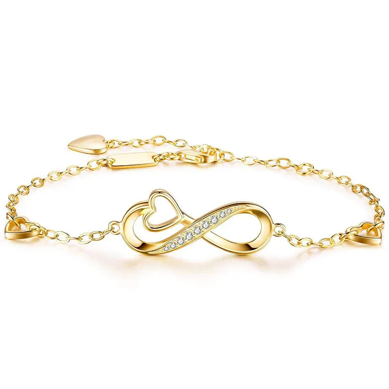 Bracelet incrusté 8 cœurs