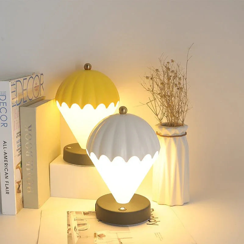 Heißluftballon-Nachttischlampe zur Dekoration des Schlafzimmers