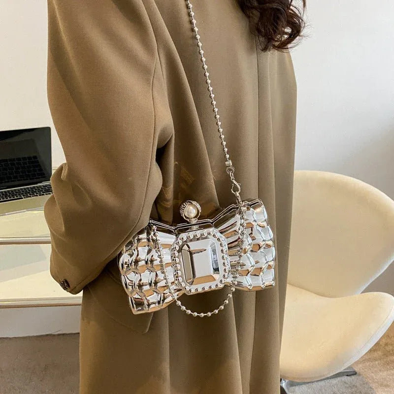 Schmetterlingsförmige Kettenhandtasche für Damen