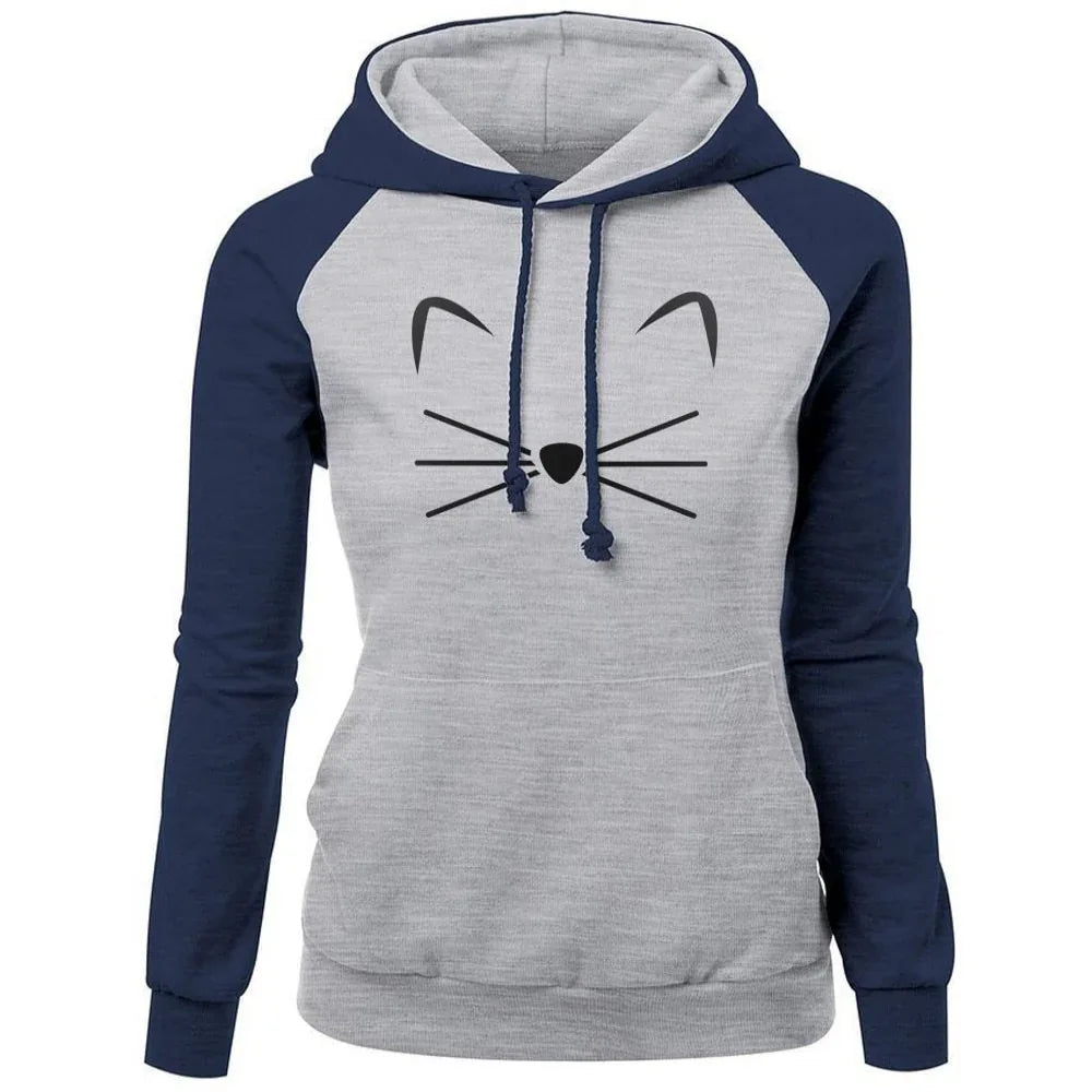 Niedliche Katzenfrau-Kapuzenpullover