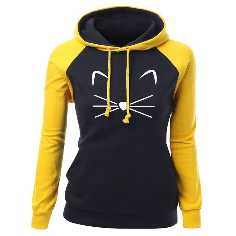 Niedliche Katzenfrau-Kapuzenpullover