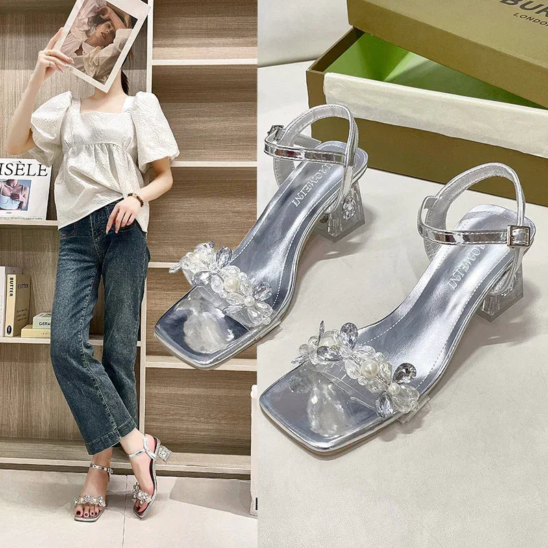 Sandales à talons hauts à lanière unique avec strass et gros talons