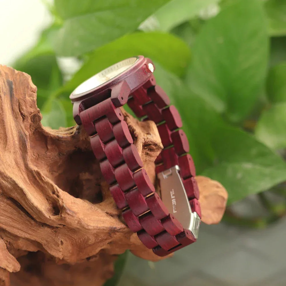 Lässige Damen Quarzuhr Violett mit Holzdetails