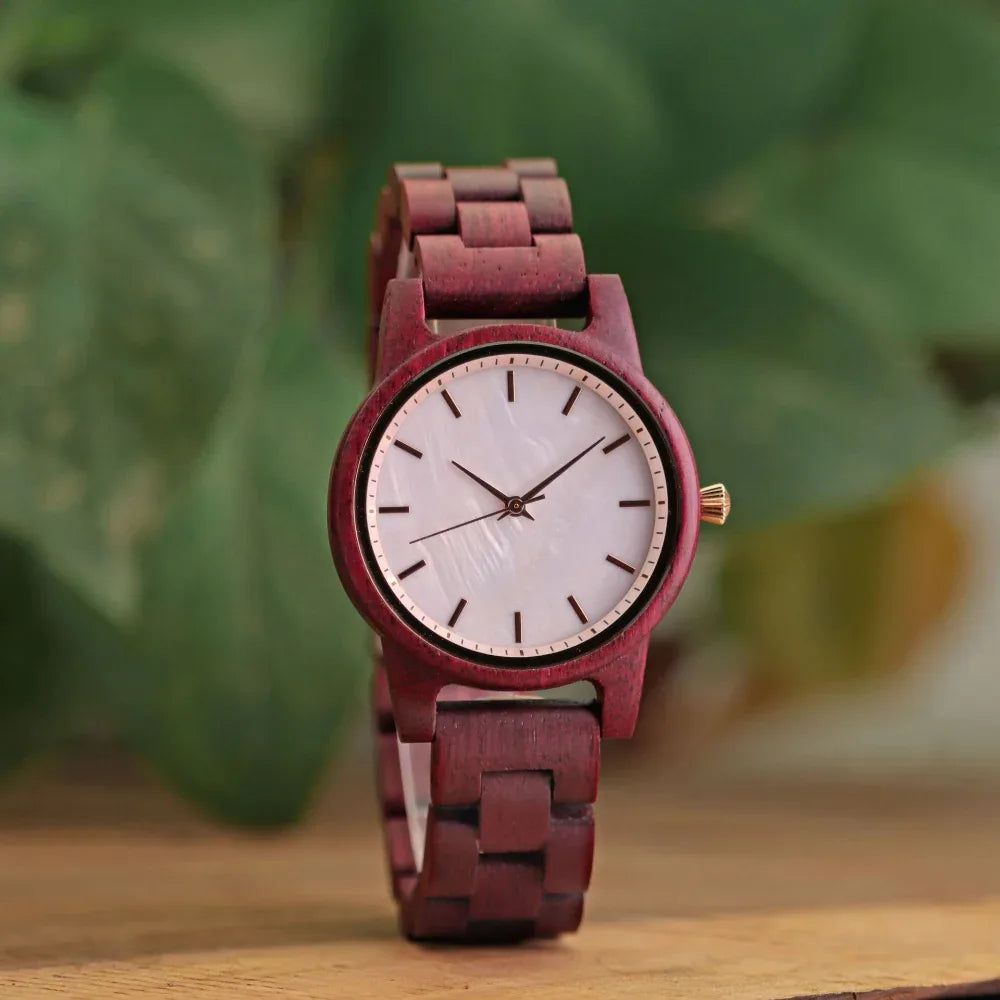 Lässige Damen Quarzuhr Violett mit Holzdetails