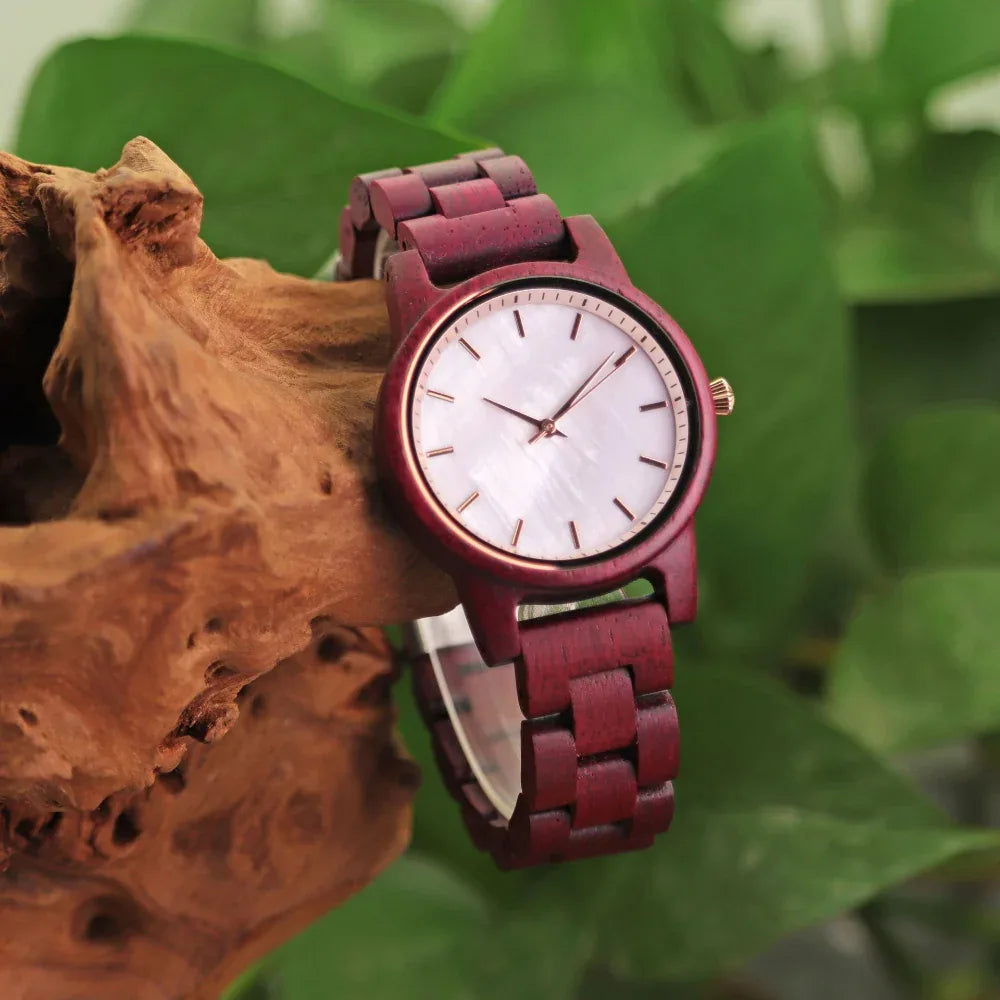Lässige Damen Quarzuhr Violett mit Holzdetails