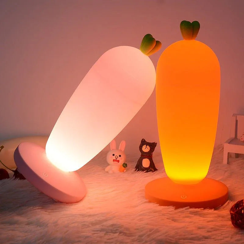 Kleine Tisch-Nachtlampe Kreative Cartoon-Karotte USB wiederaufladbare Schreibtischlampe