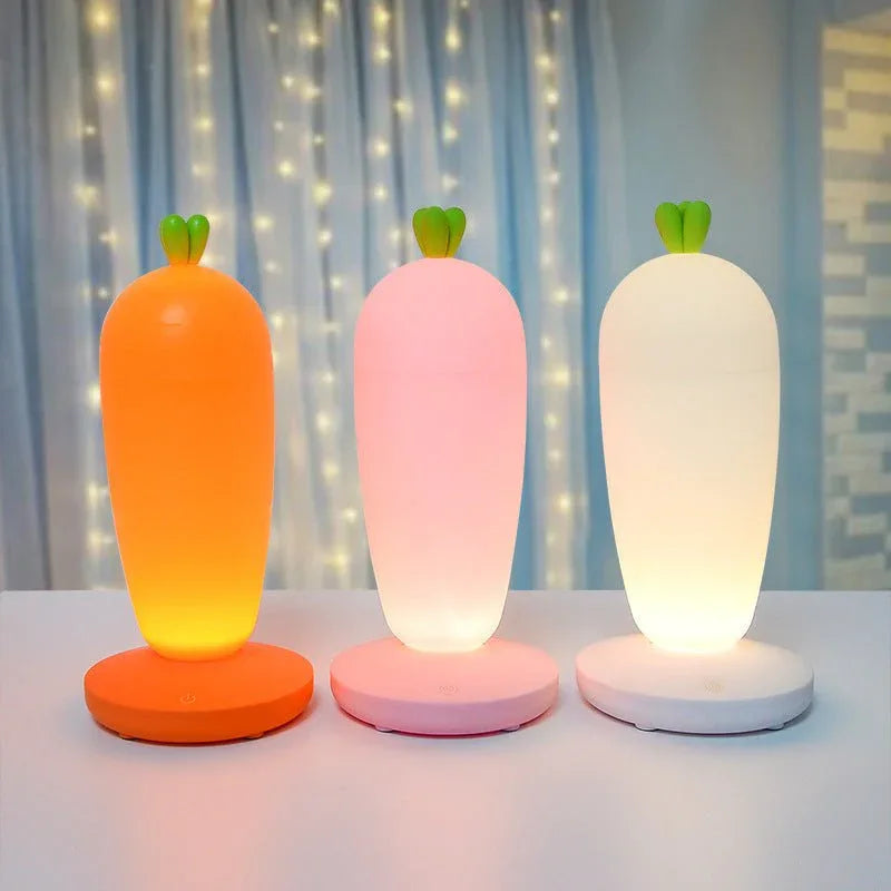 Kleine Tisch-Nachtlampe Kreative Cartoon-Karotte USB wiederaufladbare Schreibtischlampe