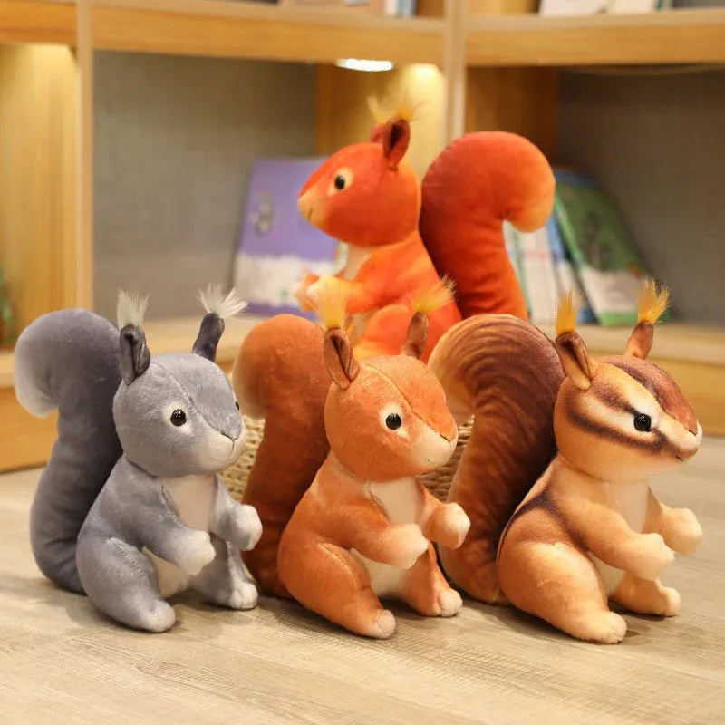 Jouets en peluche de dessins animés écureuils